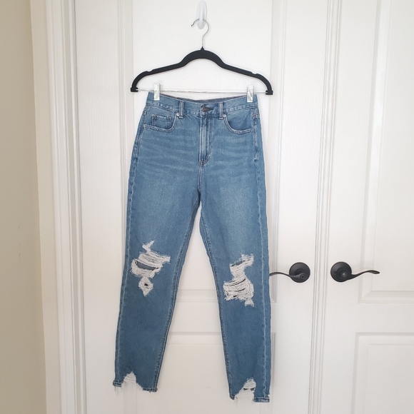 American Eagle Mom Jeans size 0 Distressed - Picture 1 of 4